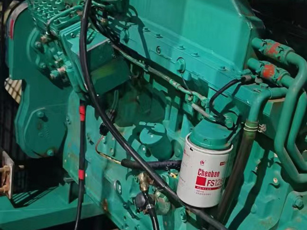 玉田如何确定新的发电机组控制系统是否与原系统兼容？