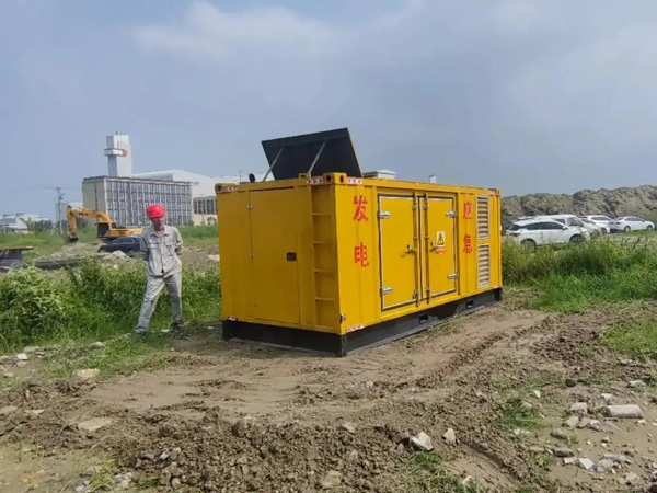 玉田200KW柴油发电机机组每小时的油耗量受哪些因素影响？